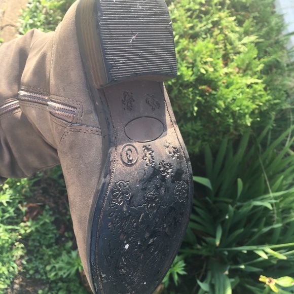 Boots 👢 - Picture 2 of 5